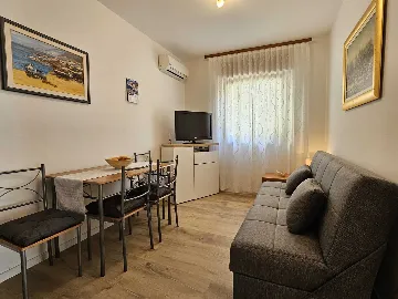 Ground-Floor 1-Bedroom Apartment in Malinska