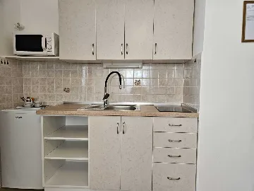 Ground-Floor 1-Bedroom Apartment in Malinska