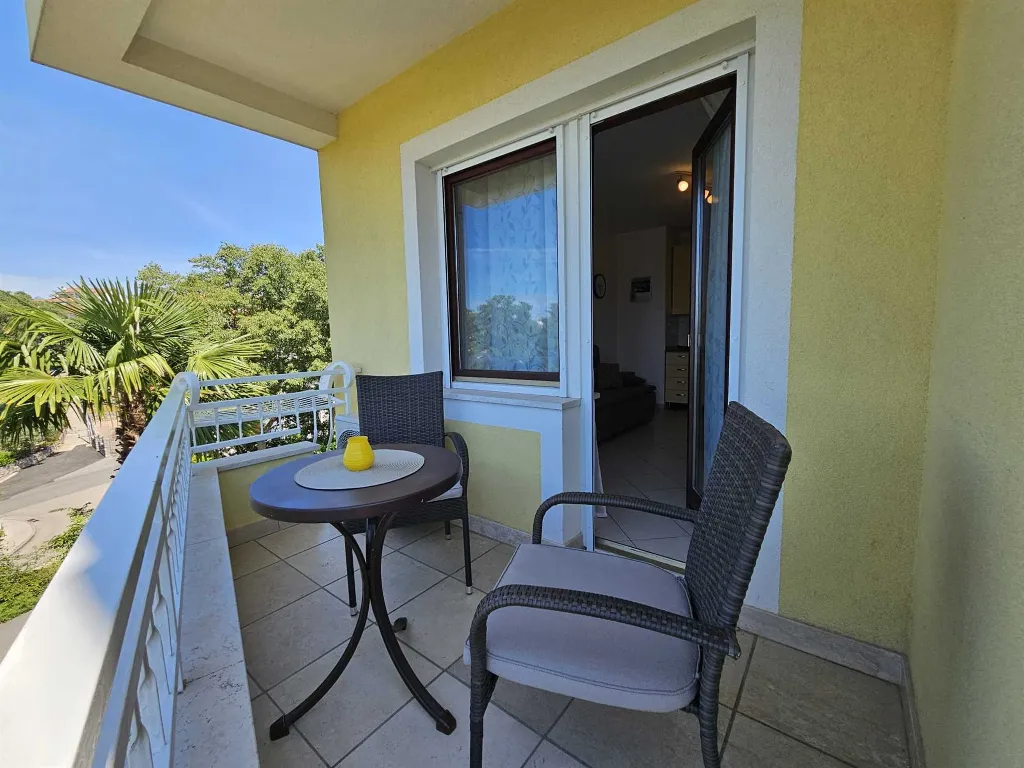 1-Bedroom Apartment with Balcony in Malinska