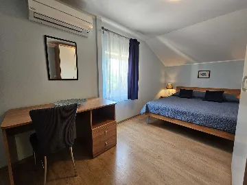 Malinska 1-Bedroom Apartment for 4 Guests