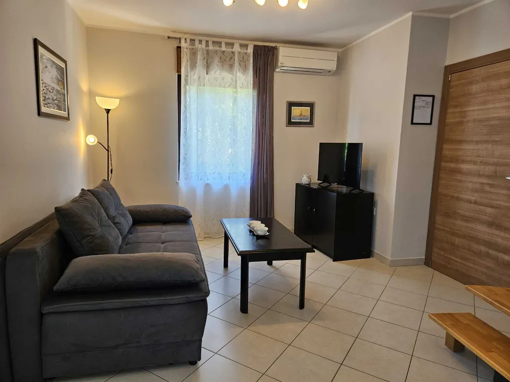 Malinska 1-Bedroom Apartment for 4 Guests
