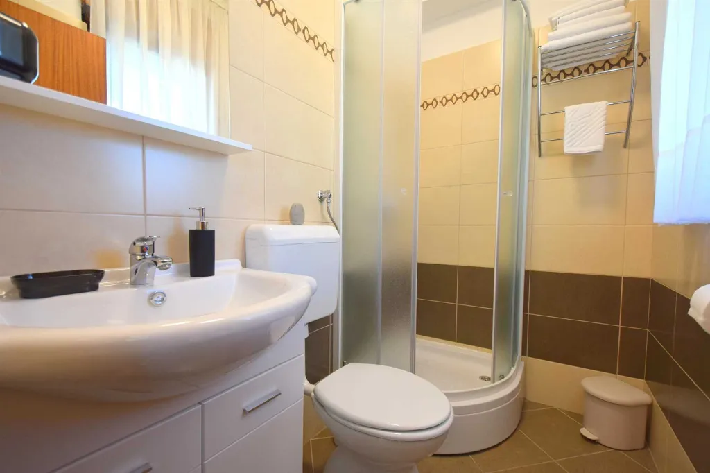 Ground-Floor Apartment in Malinska for 2 Guests