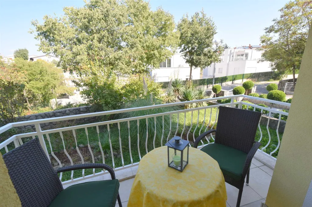 Ground-Floor Apartment in Malinska for 2 Guests