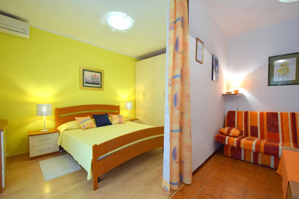 Malinska Studio Apartment for 2 Guests