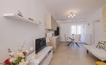 Porat 2-Bedroom Apartment for Up to 5 Guests