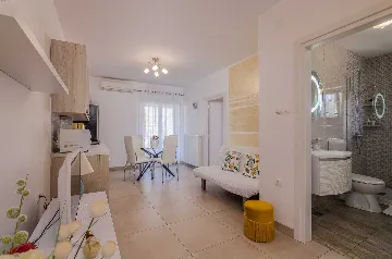 Porat 2-Bedroom Apartment for Up to 5 Guests