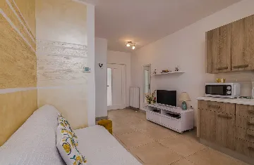 Porat 2-Bedroom Apartment for Up to 5 Guests