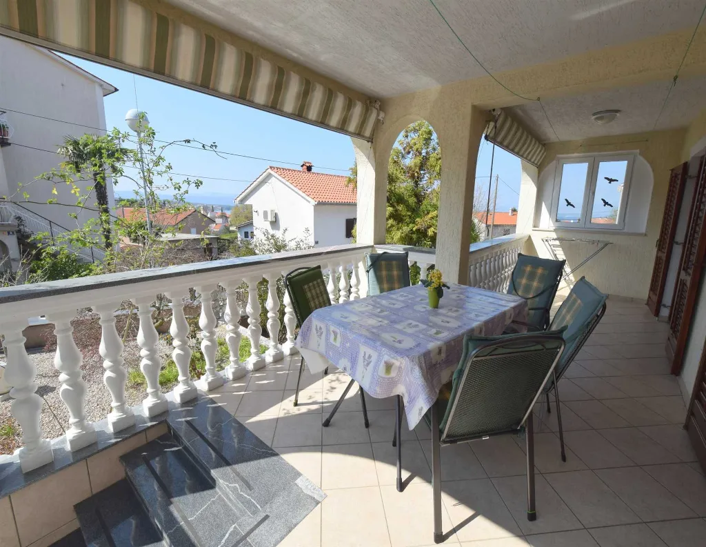 Malinska 2-Bedroom Apartment with Sea View