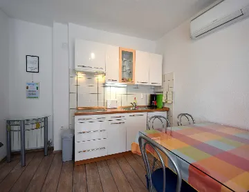 Malinska 2-Bedroom Apartment with Sea View