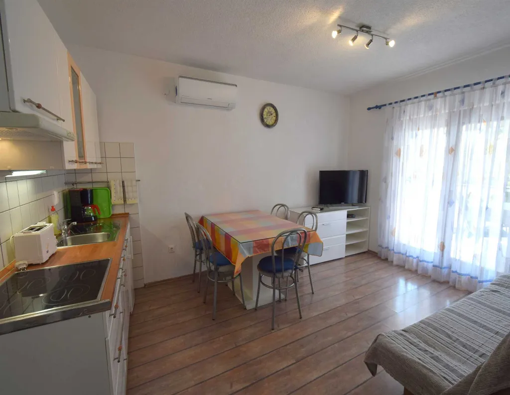 Malinska 2-Bedroom Apartment with Sea View