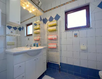 Malinska 2-Bedroom Apartment with Sea View