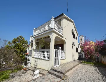 Malinska 2-Bedroom Apartment with Sea-View Balcony