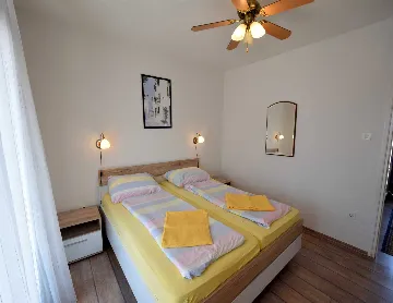 Malinska 2-Bedroom Apartment with Sea-View Balcony