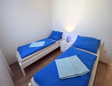 Malinska 2-Bedroom Apartment with Sea-View Balcony