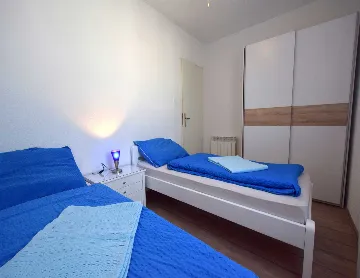 Malinska 2-Bedroom Apartment with Sea-View Balcony