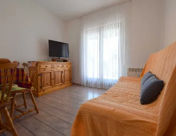 Malinska 2-Bedroom Apartment with Sea-View Balcony