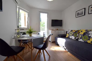 Renovated 1-Bedroom Apartment in Čižići with Sea View