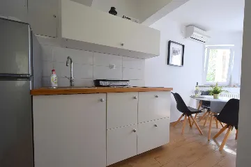 Renovated 1-Bedroom Apartment in Čižići with Sea View