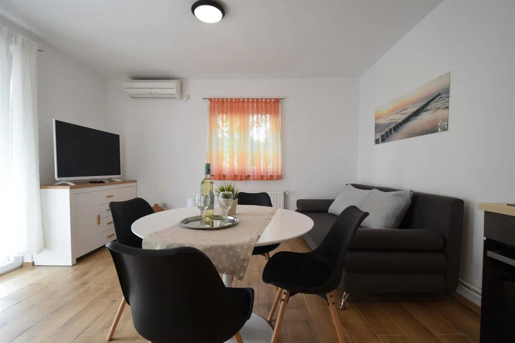 Apartment with Balcony in Čižići, Krk Island
