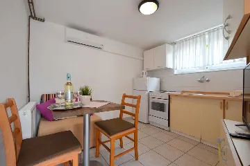 1-Bedroom Apartment with Terrace in Čižići