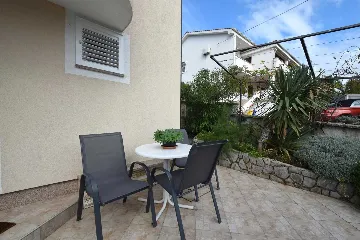 1-Bedroom Apartment with Terrace in Čižići