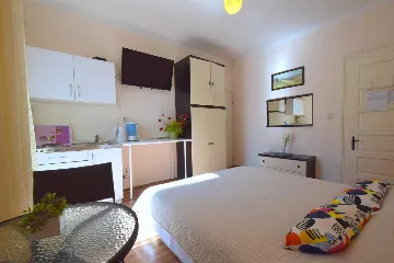 Studio Apartment in Malinska with Sea View