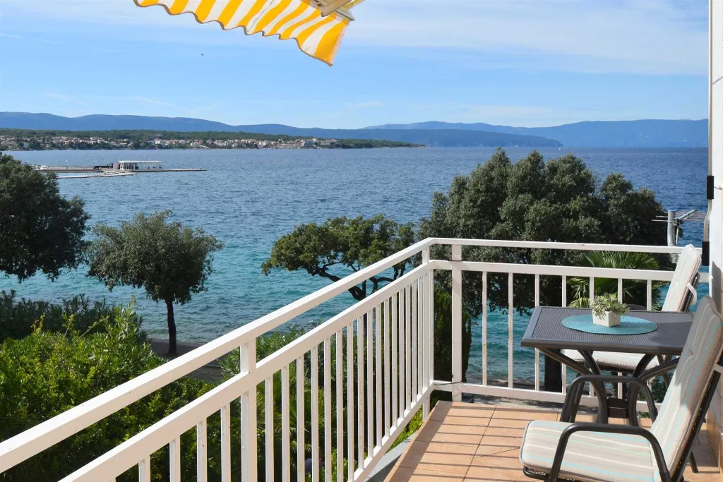 Studio Apartment for 2 with Sea View in Malinska