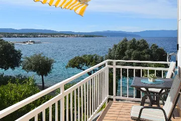 Studio Apartment for 2 with Sea View in Malinska