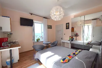 Studio Apartment for 2 with Sea View in Malinska
