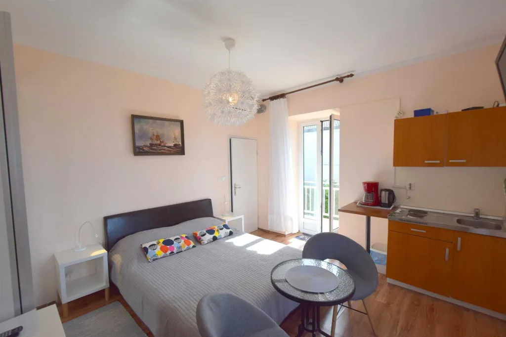 Studio Apartment for 2 with Sea View in Malinska