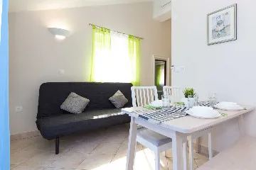 Čižići Apartment for 3 Guests with Sea-View Balcony
