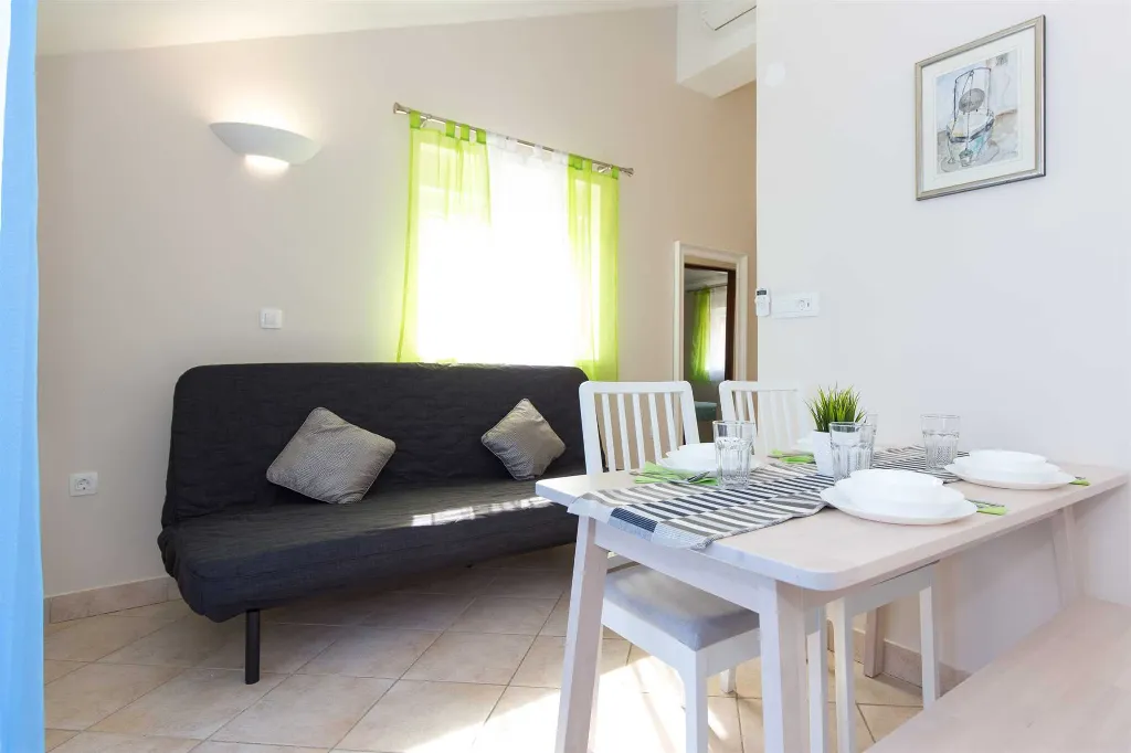 Čižići Apartment for 3 Guests with Sea-View Balcony