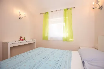 Čižići Apartment for 3 Guests with Sea-View Balcony