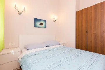 Čižići Apartment for 3 Guests with Sea-View Balcony