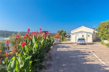 Apartment with Sea-View Balcony in Čižići