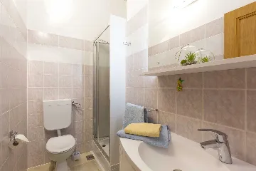 Apartment with Sea-View Balcony in Čižići