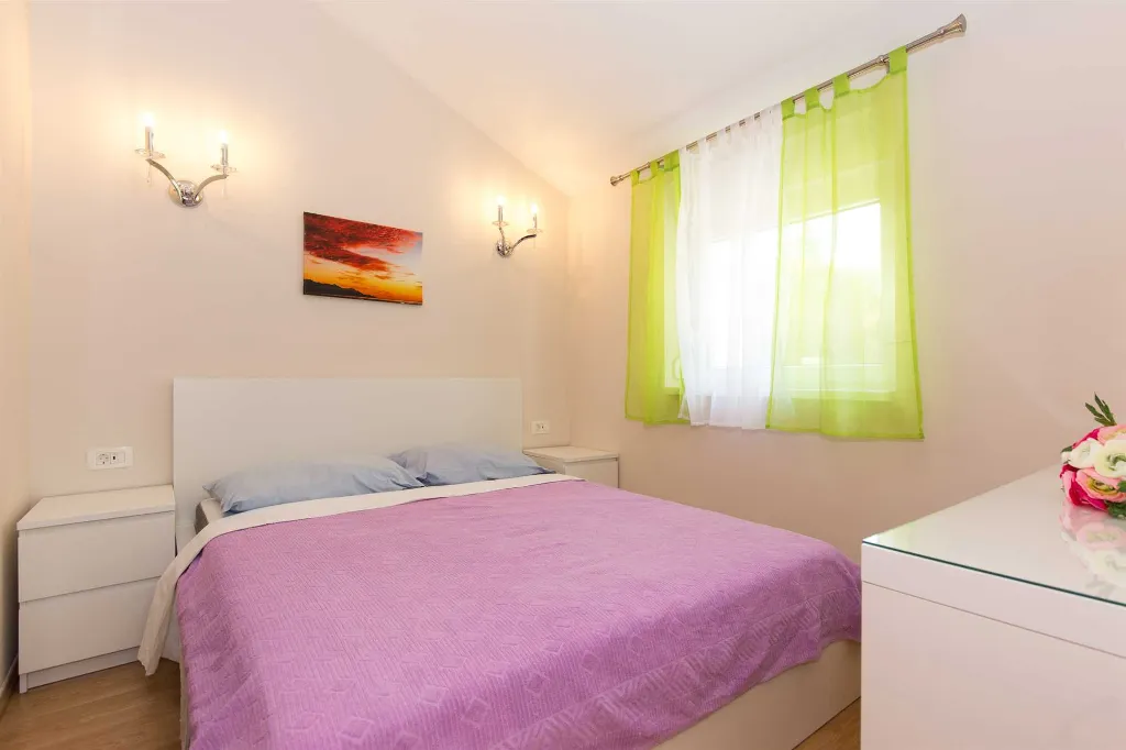Apartment with Sea-View Balcony in Čižići