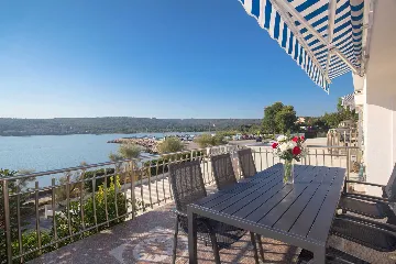 Two-Bedroom Apartment with Sea View in Čižići