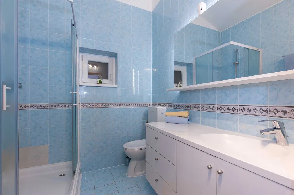 Two-Bedroom Apartment with Sea View in Čižići