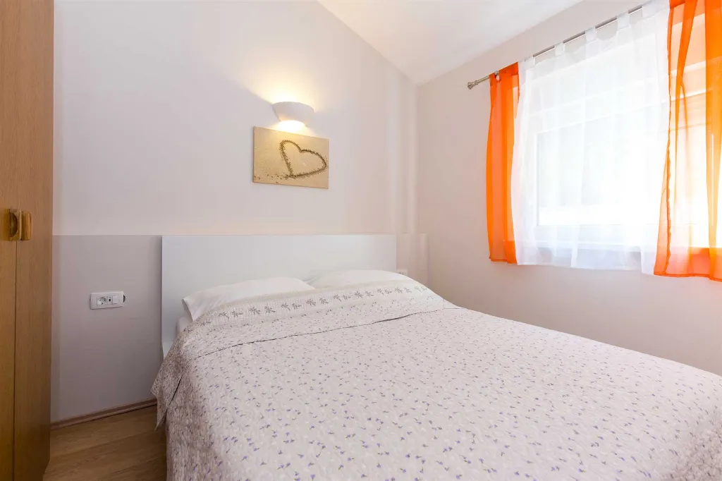 Two-Bedroom Apartment with Sea View in Čižići
