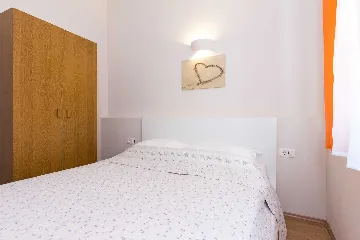 Two-Bedroom Apartment with Sea View in Čižići