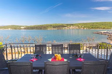 Two-Bedroom Apartment with Sea View in Čižići
