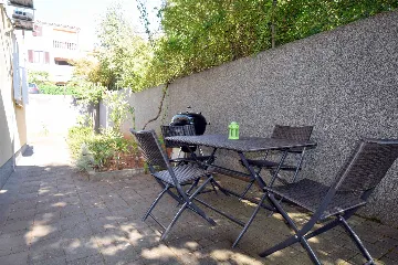 Malinska 2-Bedroom Apartment for 4 Guests