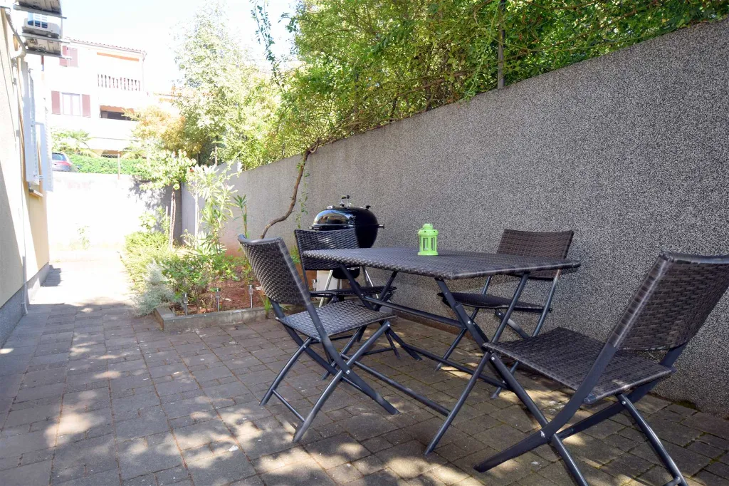 Malinska 2-Bedroom Apartment for 4 Guests