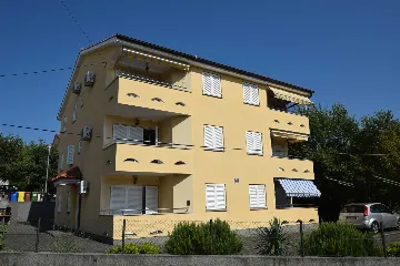 Malinska 2-Bedroom Apartment for 4 Guests