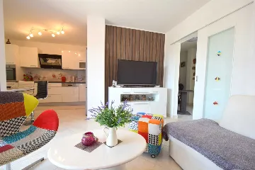 Malinska 2-Bedroom Apartment for 4 Guests