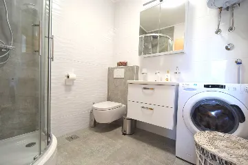 Malinska 2-Bedroom Apartment for 4 Guests