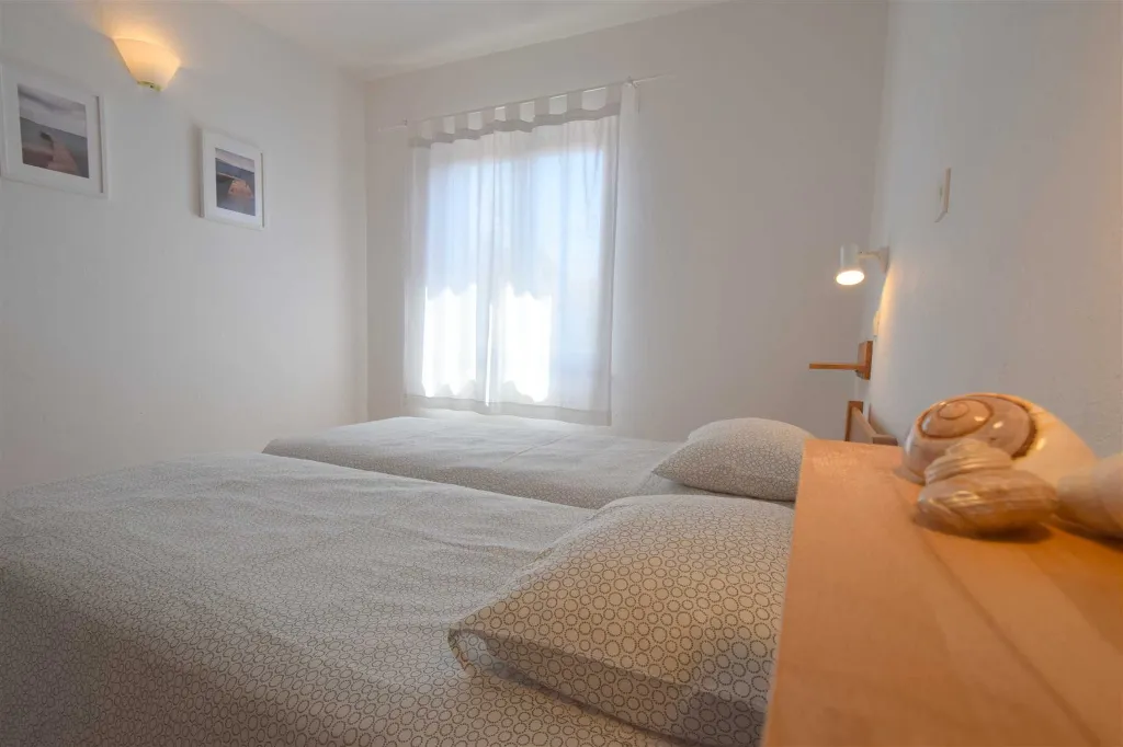 Apartment with Balcony in Malinska for 4-5