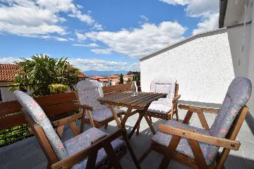 Apartment with Balcony in Malinska for 4-5