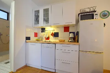 Vantačići 1-Bedroom Apartment with Balcony